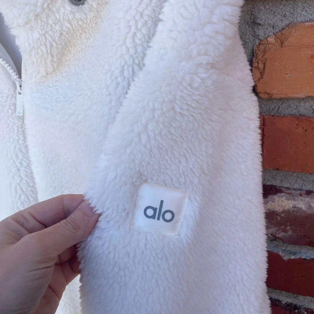 ALO Yoga soft fleece